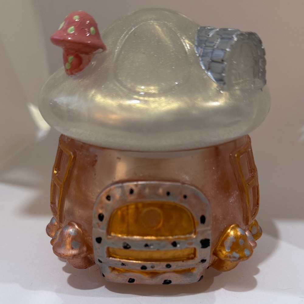 Unique Resin,Mushroom House Art Decor in Silver and Gold - Picture 1 of 10